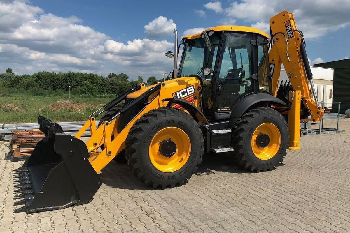 Экскаватор-погрузчик JCB 4CX